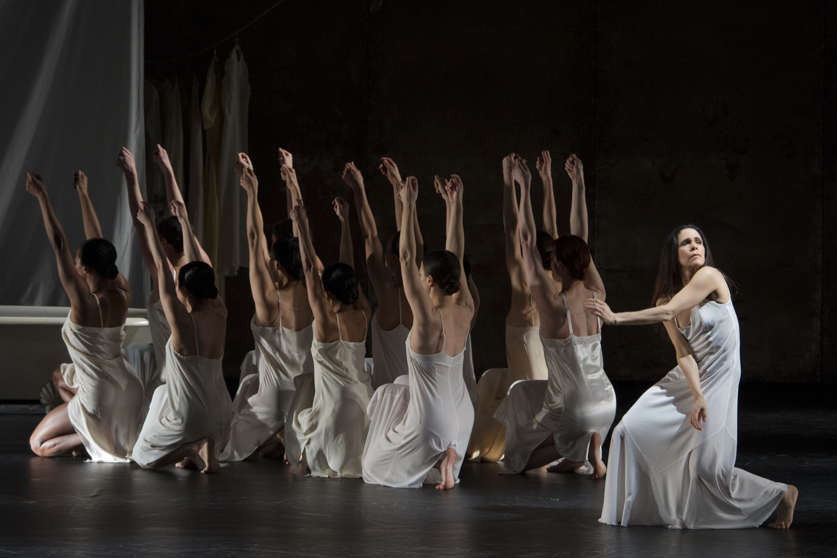 2014年香港藝術節  翩娜．包殊烏珀塔爾舞蹈劇場《死而復生的伊菲格尼》© 康樂及文化事務署