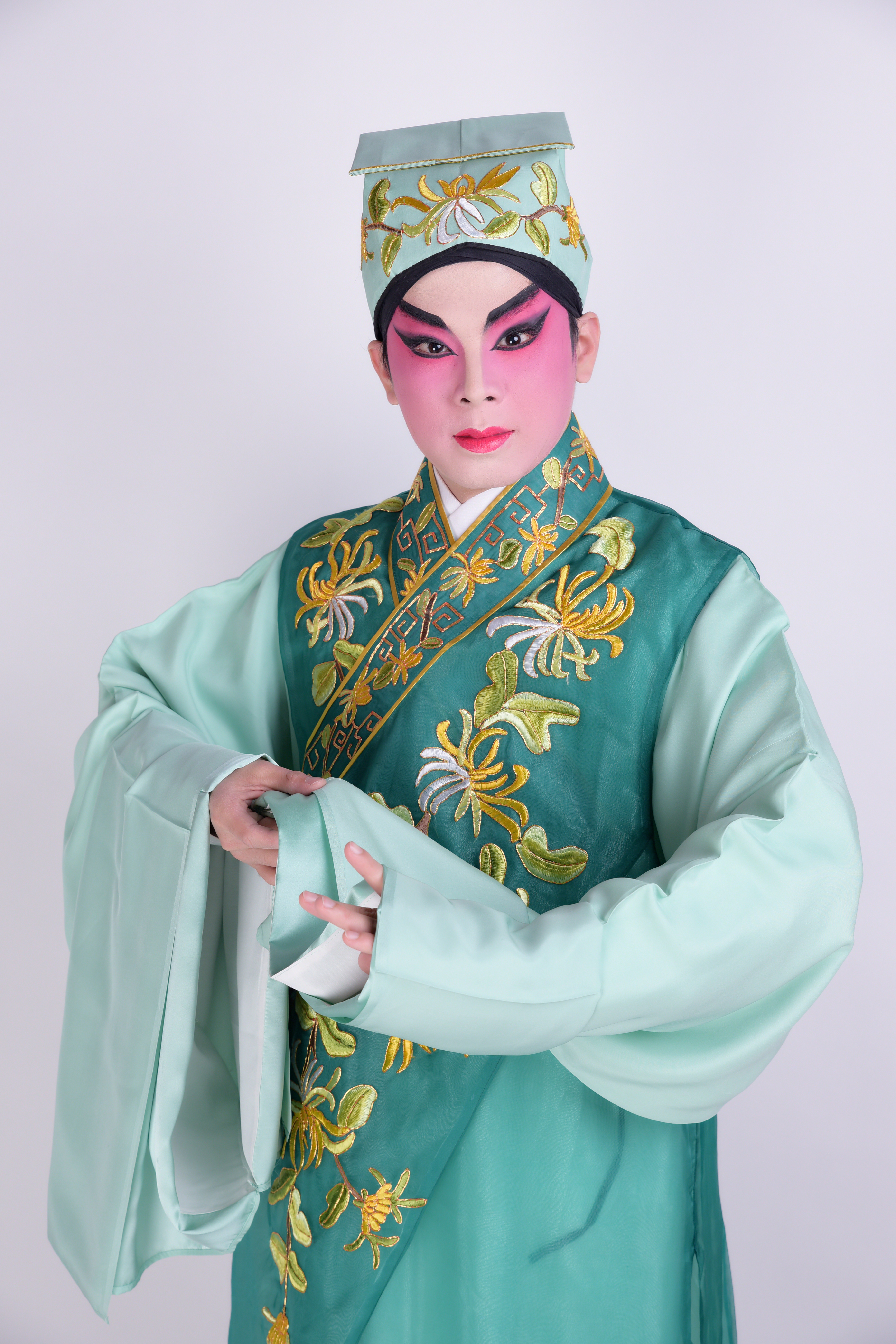Ruan Dewen as Chiang Sai-lung