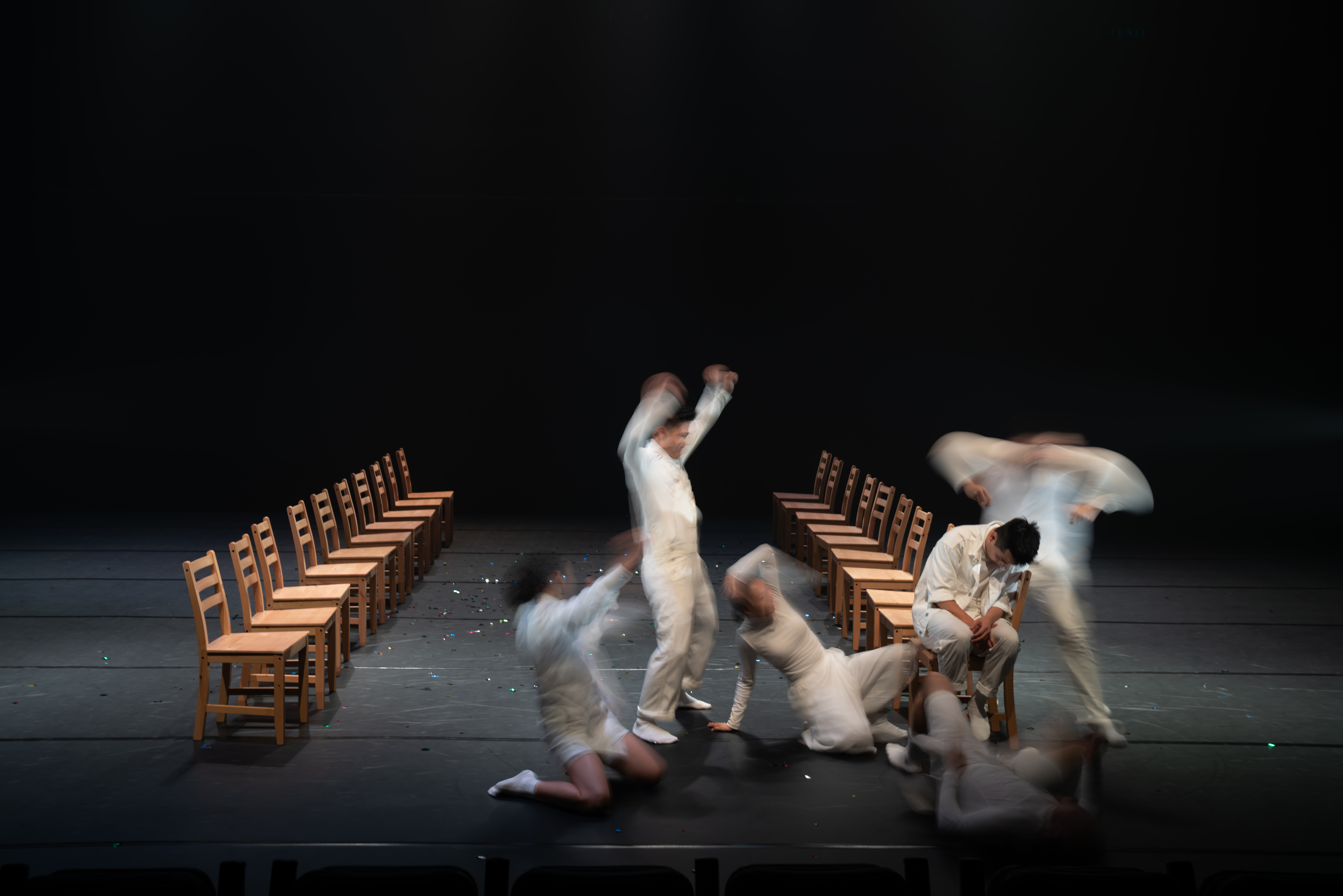 Two of the tenth edition programmes are the fruit of the cultural exchange between local and international dancers and choreographers—<i>Elephant in the Room</i>, co-choreographed by Chang Xiaoni (Beijing) and local dancers © Terry Tsang